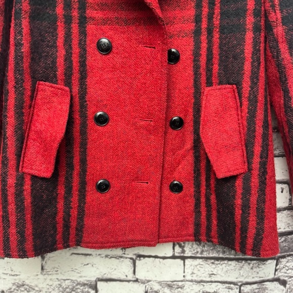 Frame Buffalo Check Peacoat in Hunter Red Multi
Size XS - Picture 9 of 9